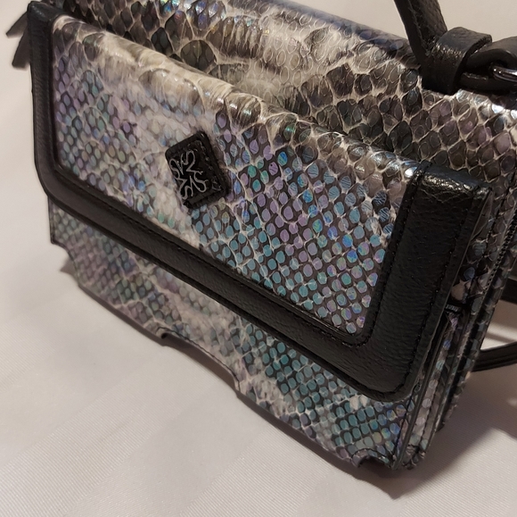 VERA WANG PHONE PURSE NWOT! - Picture 2 of 7